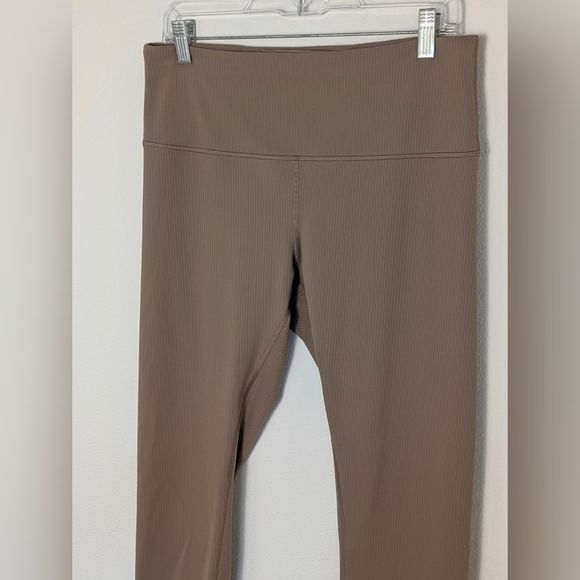 Lululemon Women's Align HR Crop 24” Nulu Leggings Size 12 Tan Beige EUC - Picture 7 of 14